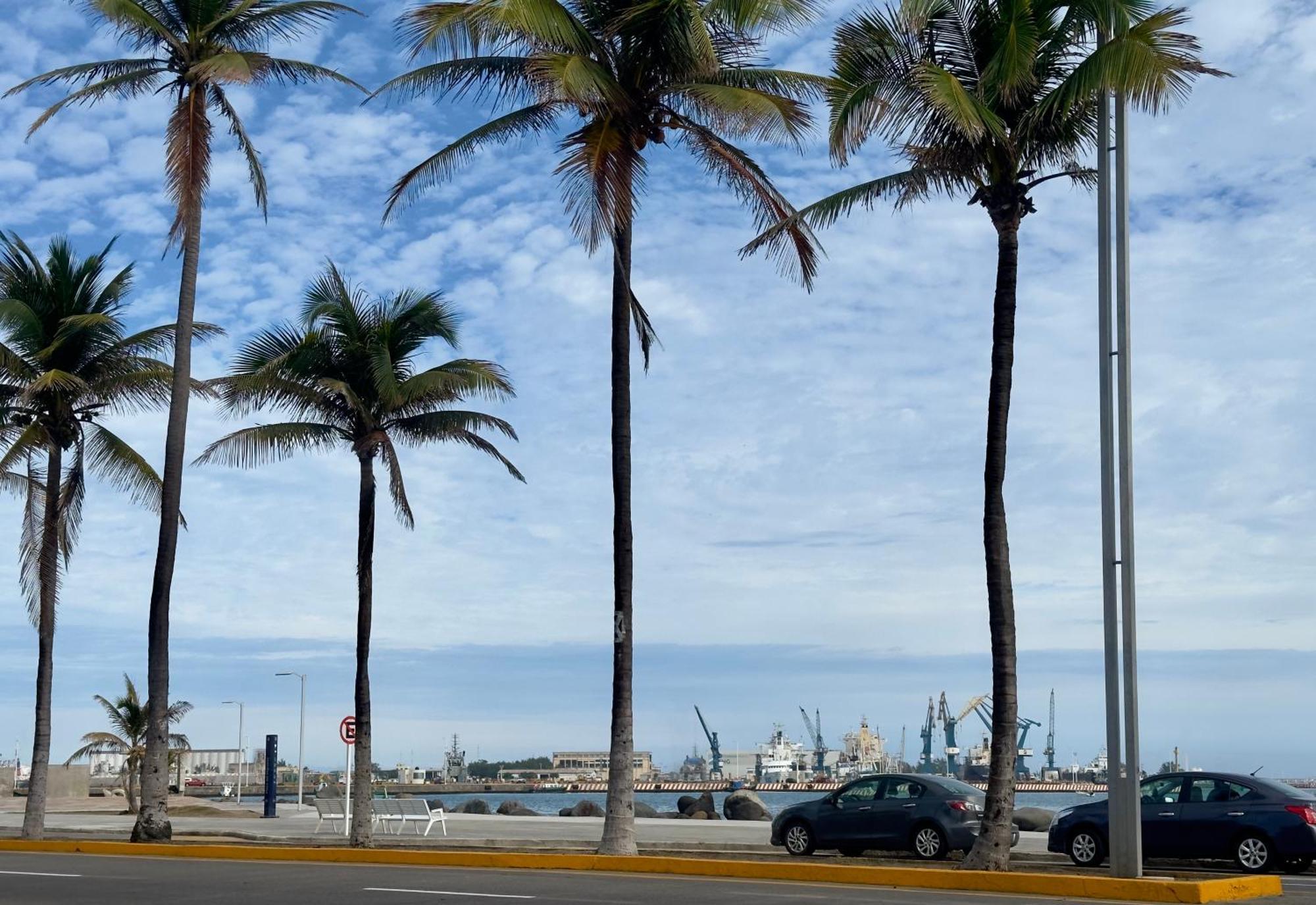Suites Brisa Marina - Atras De Playa Regatas Y El Malecon, 6 Calles Del Acuario เวราครูซ ภายนอก รูปภาพ